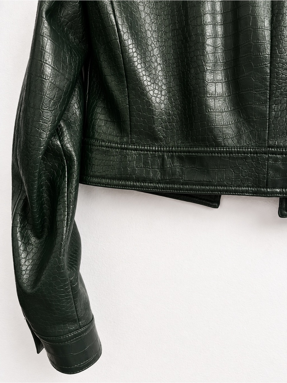 House of Harlow 1960 Dark Green Croc-Embossed Faux Leather Jacket - Picture 16 of 16
